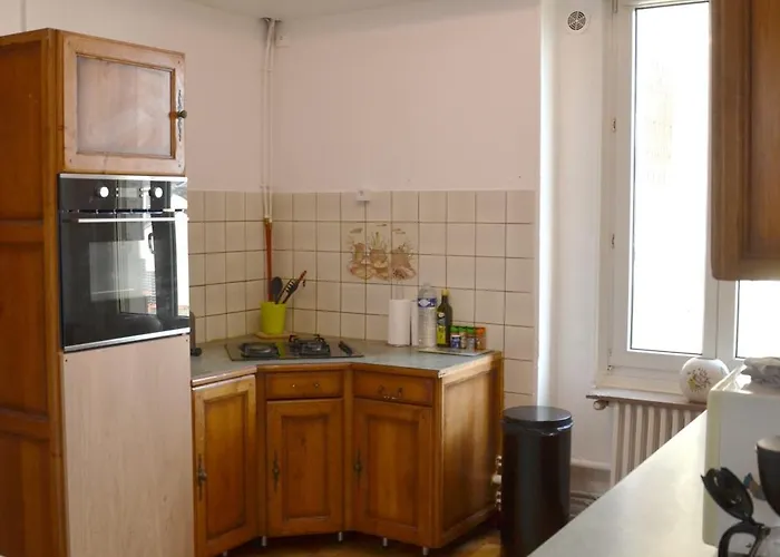 Apartment L'oasis Du Luxe: Espace Familial Avec Billard Et Divertissements